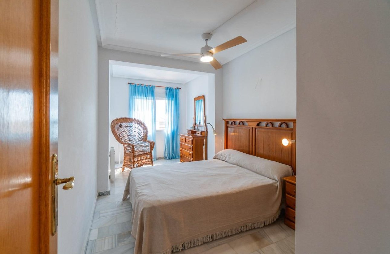 Resale - Villa - Torrevieja - La Mata