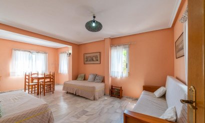 Resale - Villa - Torrevieja - La Mata
