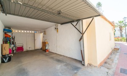 Resale - Villa - Torrevieja - La Mata