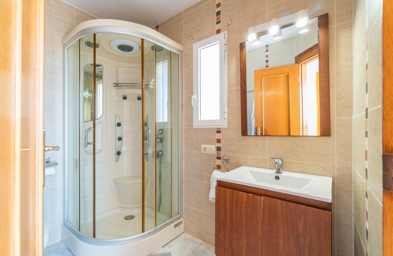 Resale - Villa - Torrevieja - La Mata