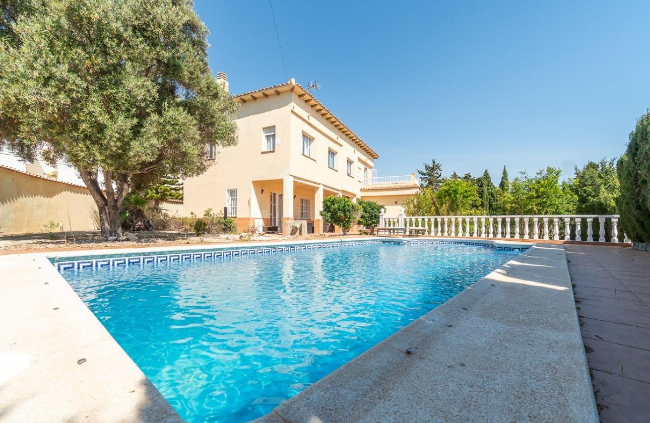 Resale - Villa - Torrevieja - La Mata
