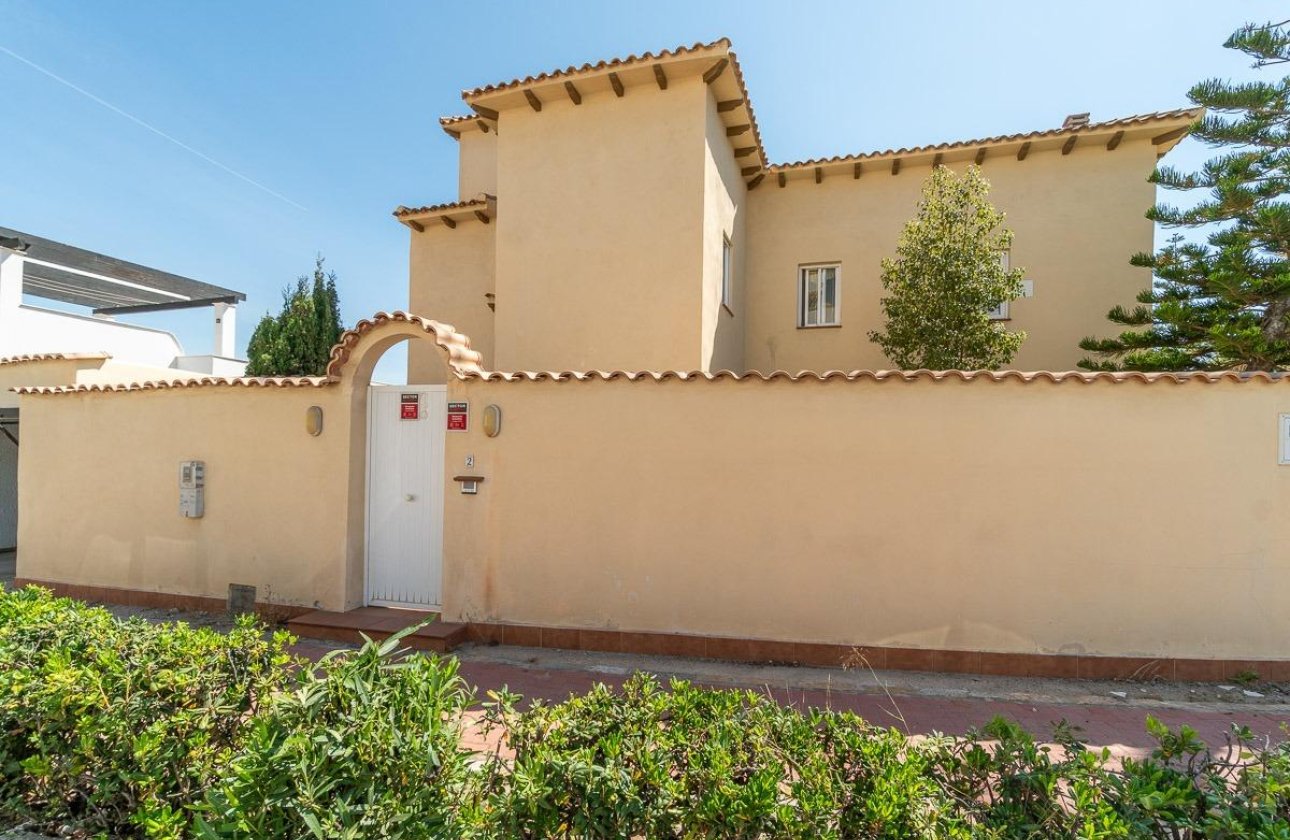 Resale - Villa - Torrevieja - La Mata