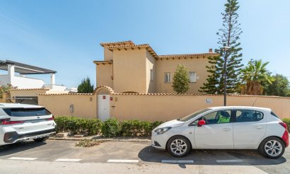 Resale - Villa - Torrevieja - La Mata