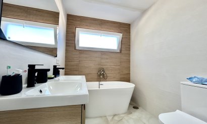 Resale - Townhouse - Los Balcones