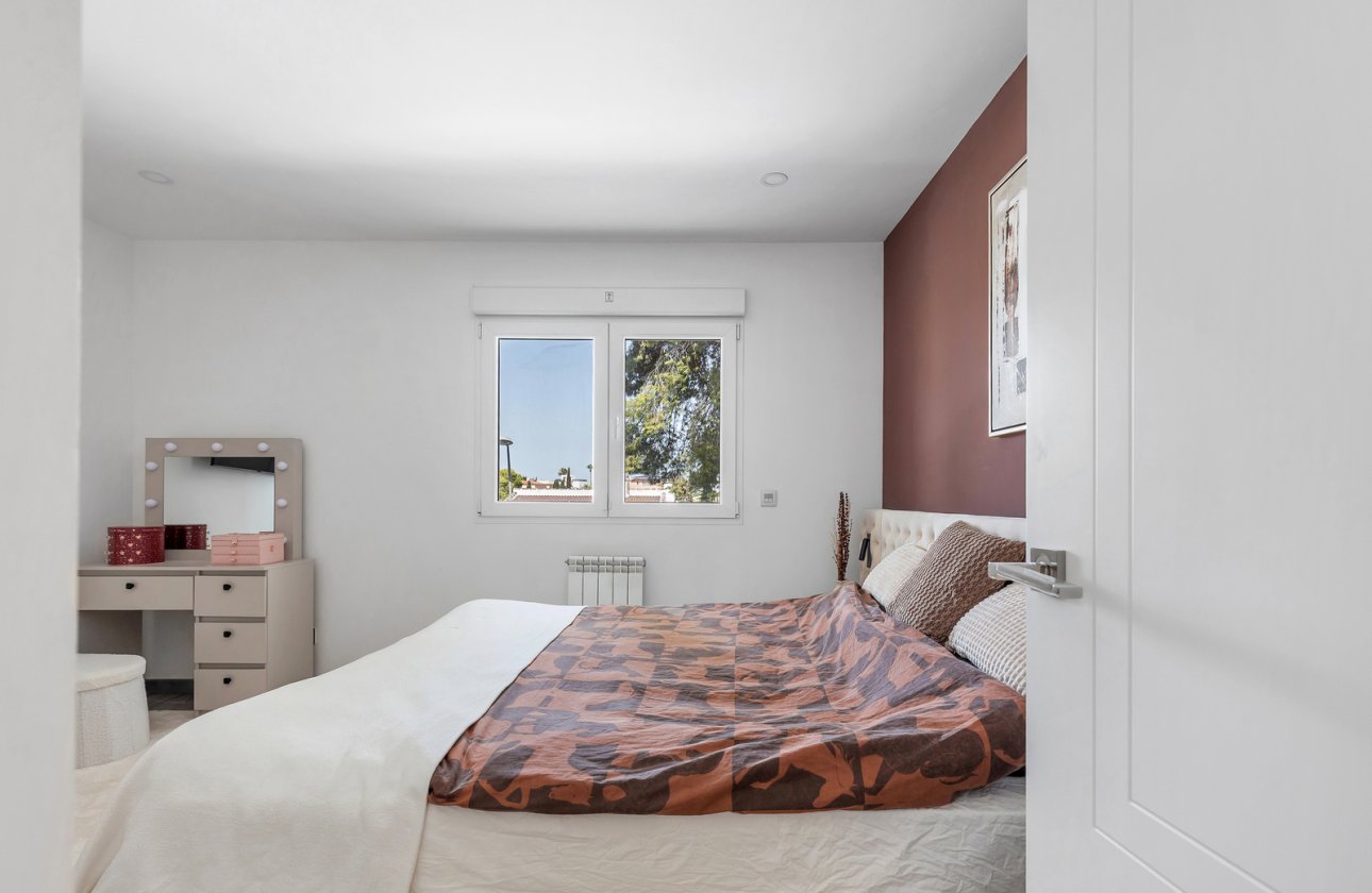 Reventa - Villa - Torrevieja - Los Balcones