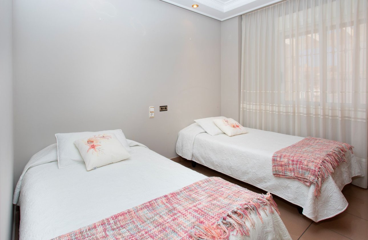 Reventa - Villa - Torrevieja