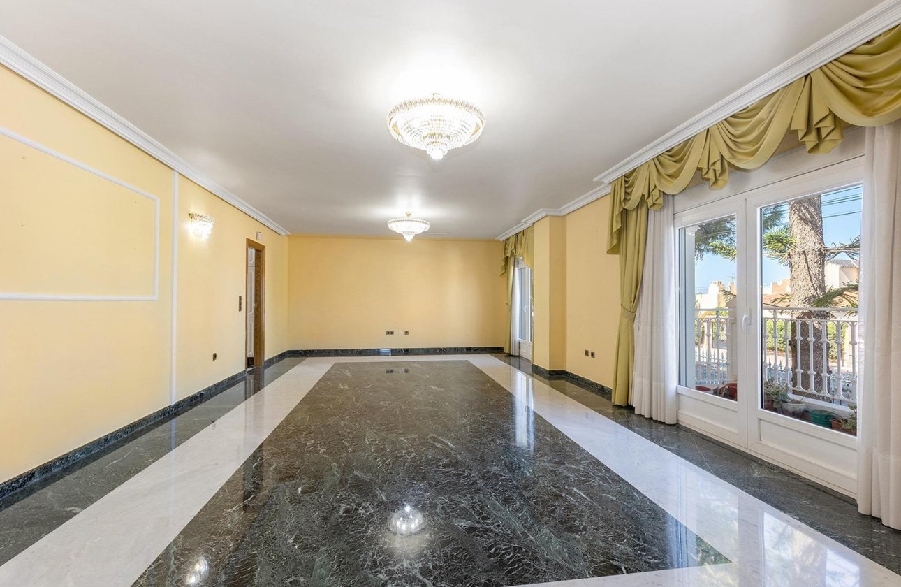 Resale - Villa - Torrevieja - Torreta florida