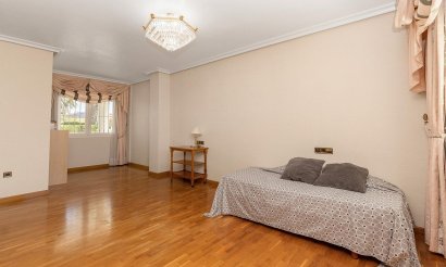 Resale - Villa - Torrevieja - Torreta florida