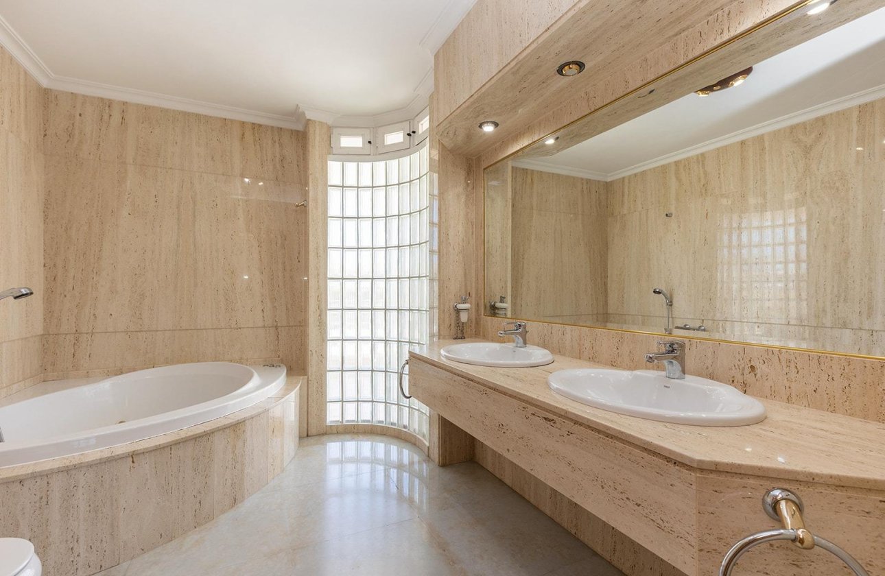 Resale - Villa - Torrevieja - Torreta florida