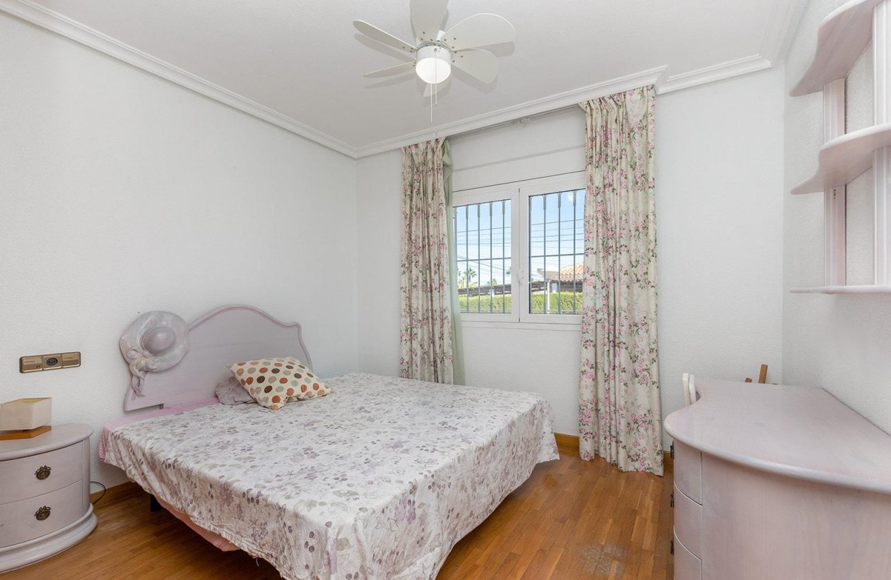 Resale - Villa - Torrevieja - Torreta florida