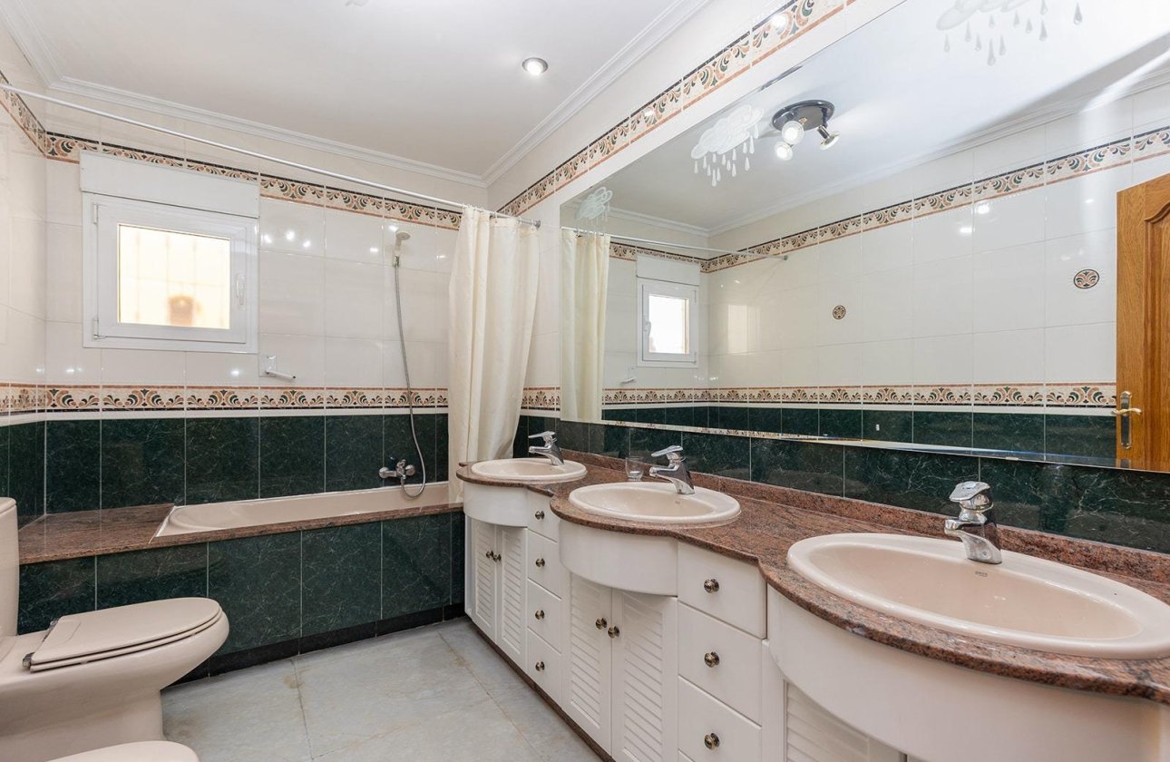 Resale - Villa - Torrevieja - Torreta florida
