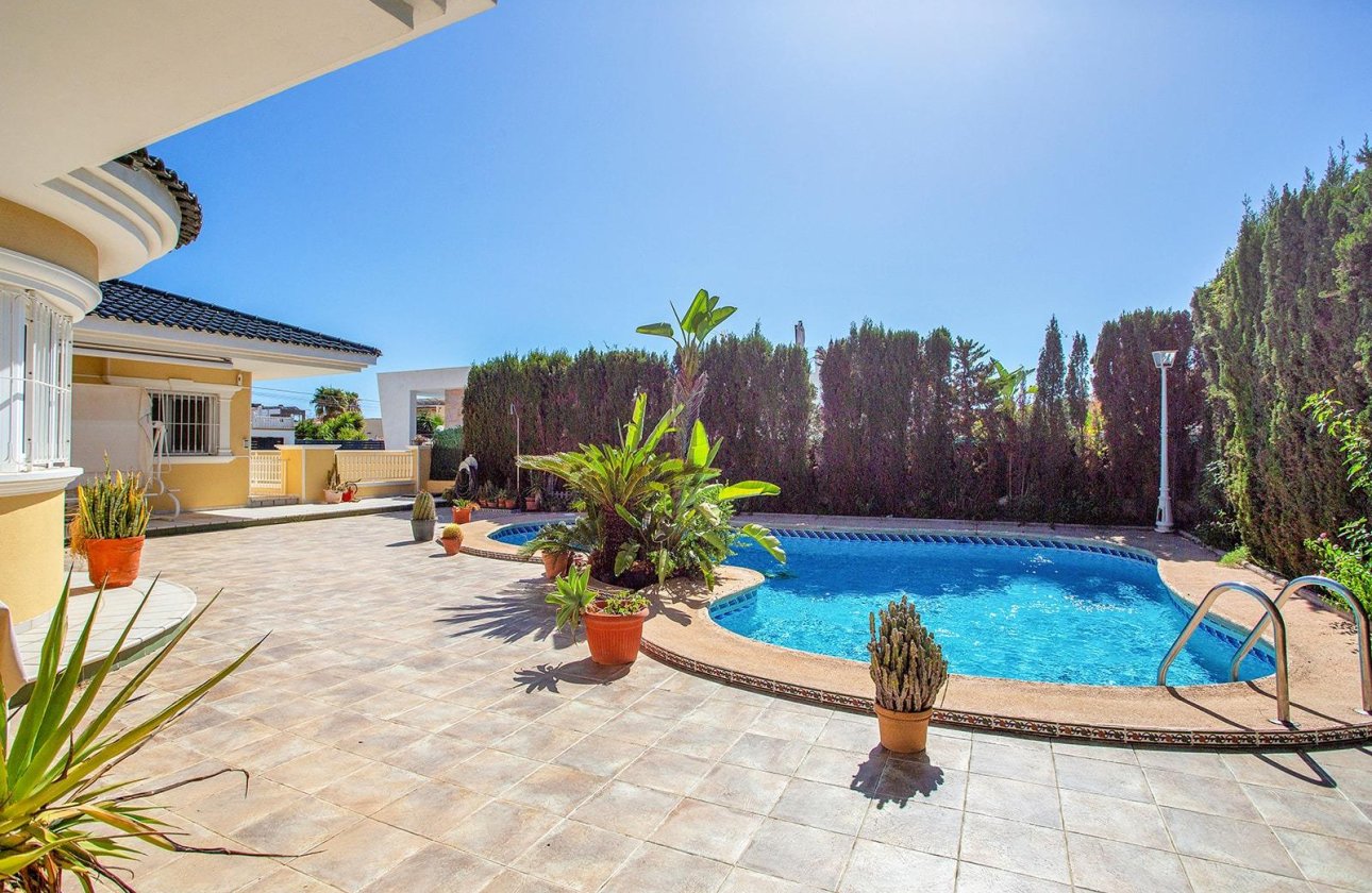 Resale - Villa - Torrevieja - Torreta florida