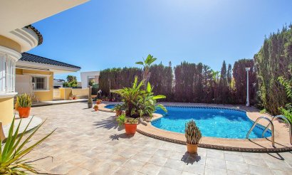 Resale - Villa - Torrevieja - Torreta florida