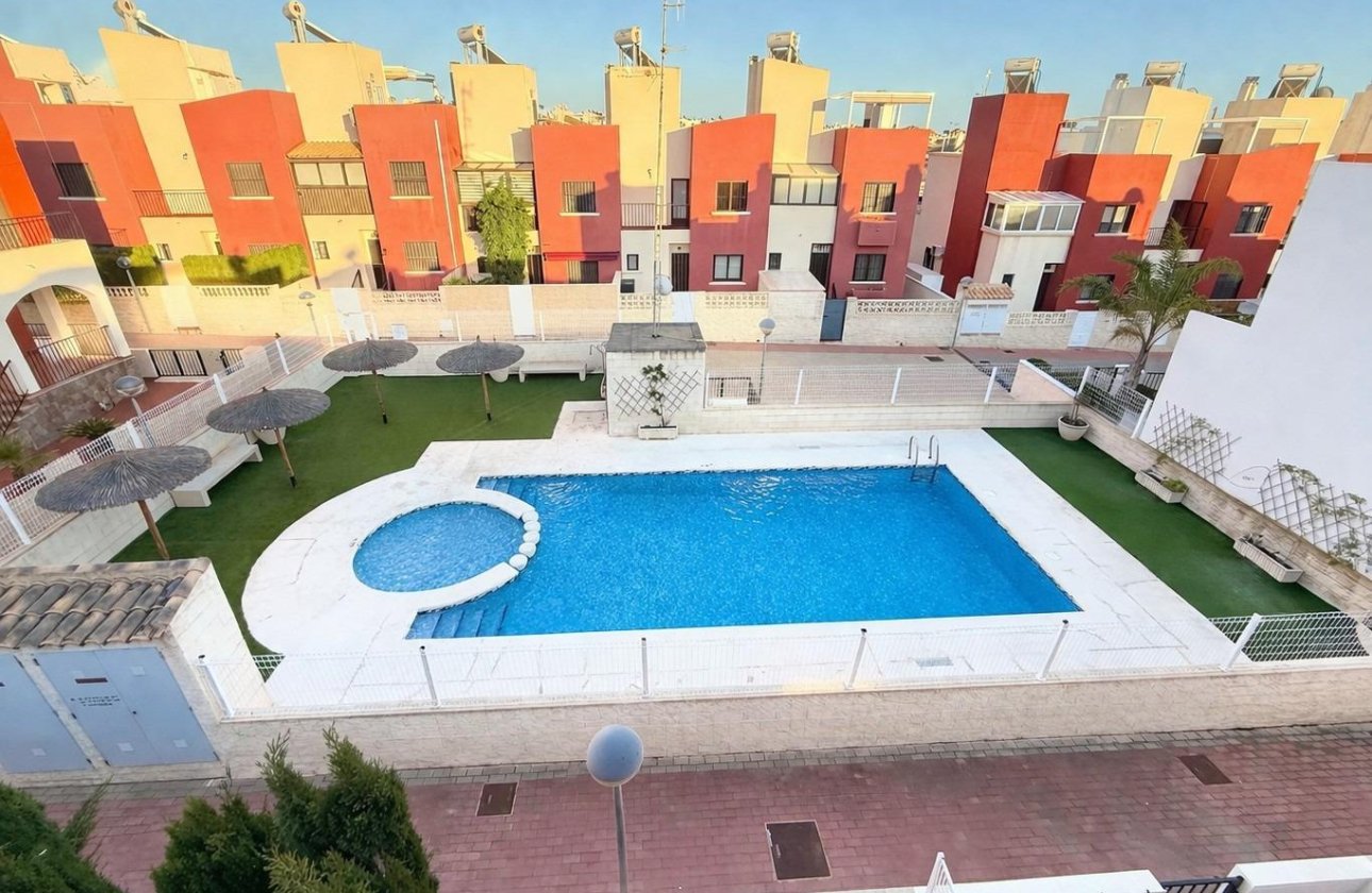 Resale - Townhouse - Torrevieja - Aguas Nuevas
