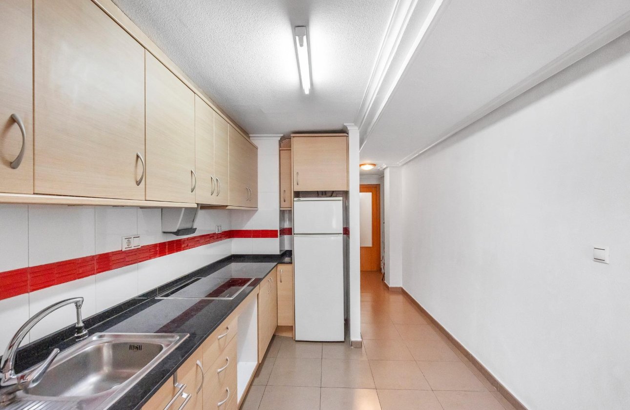 Resale - Apartment / flat - Torrevieja - torrevieja
