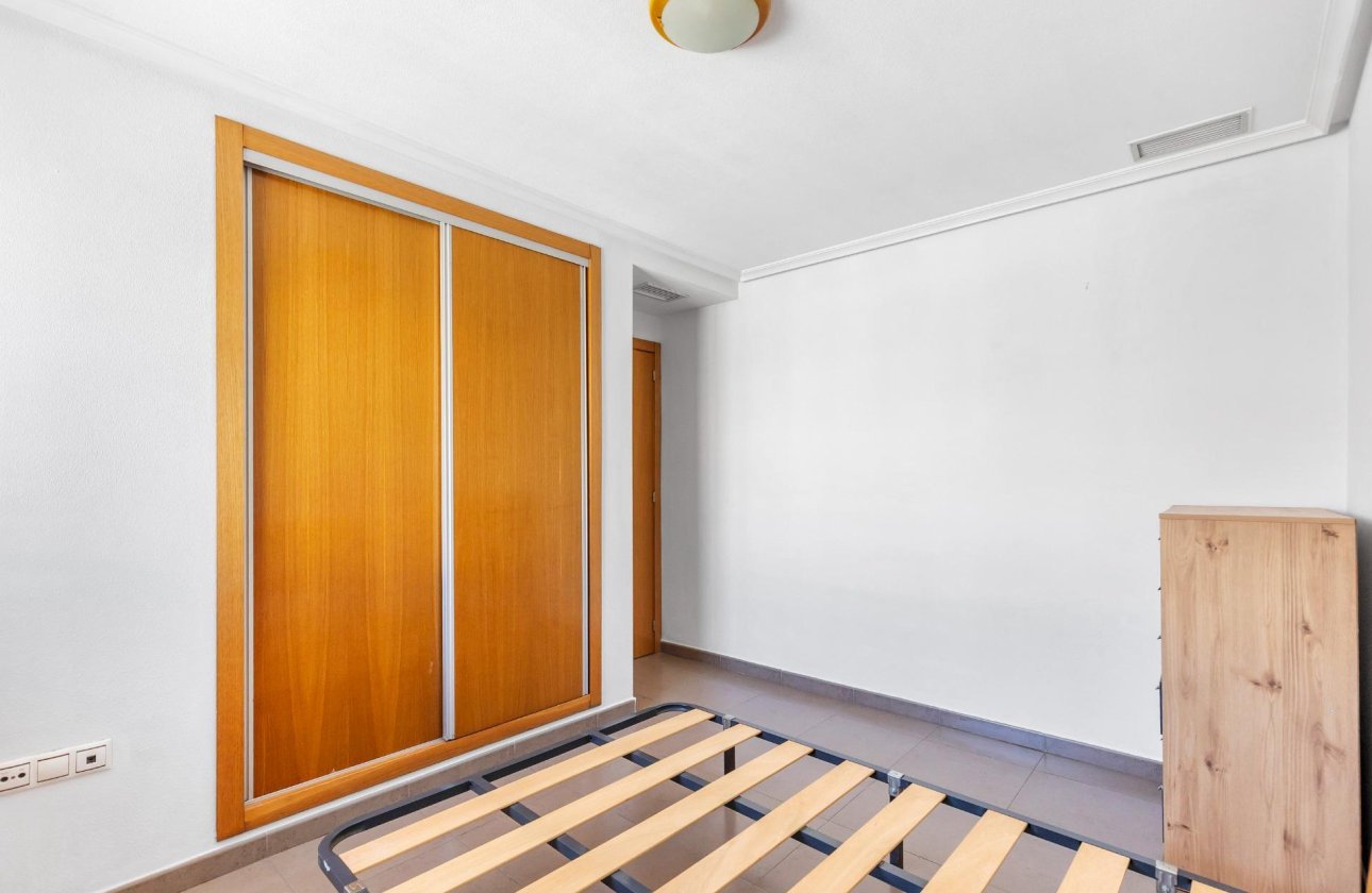 Resale - Apartment / flat - Torrevieja - torrevieja