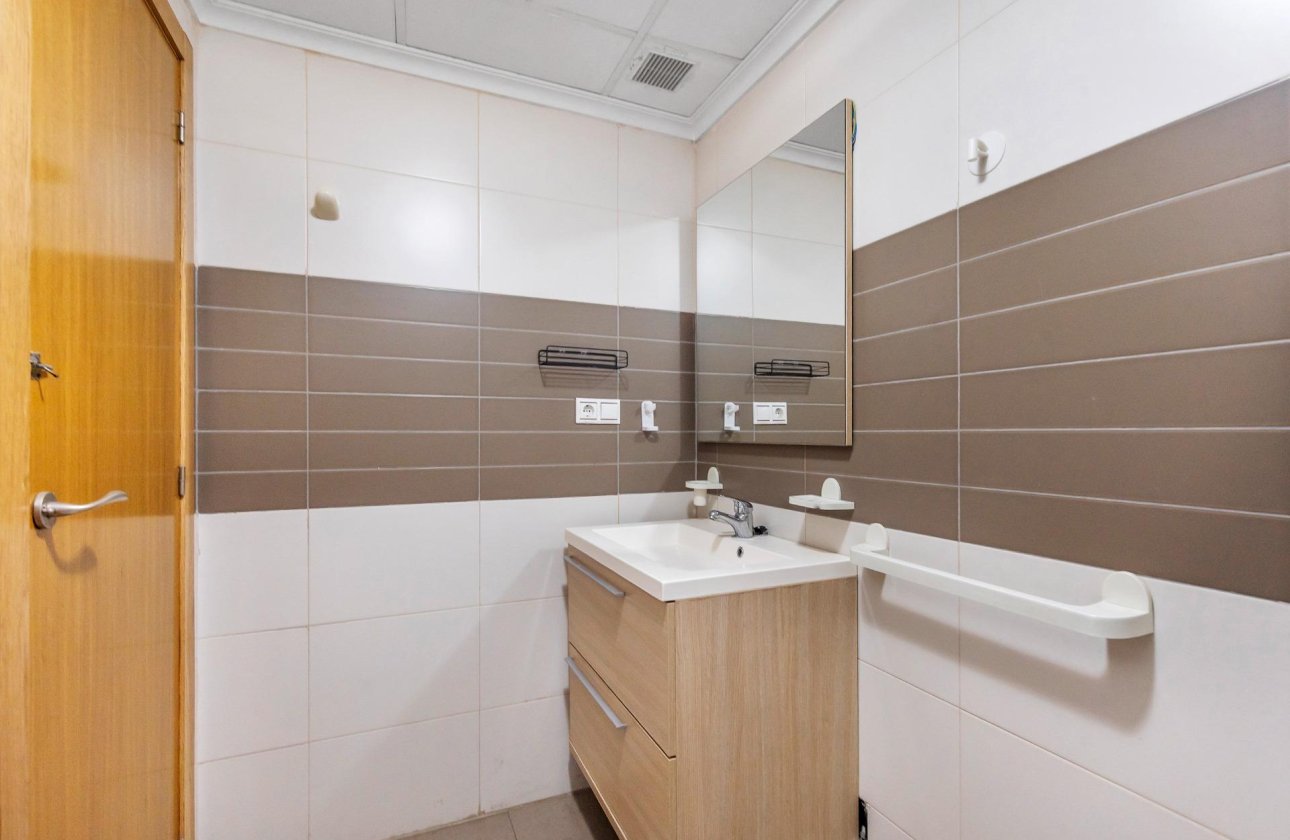 Resale - Apartment / flat - Torrevieja - torrevieja