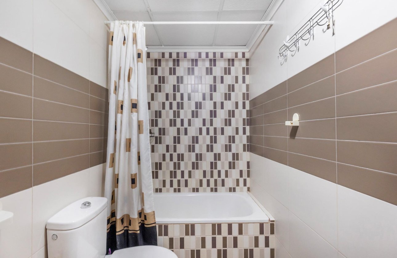 Resale - Apartment / flat - Torrevieja - torrevieja