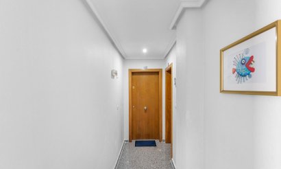 Resale - Apartment / flat - Torrevieja - torrevieja