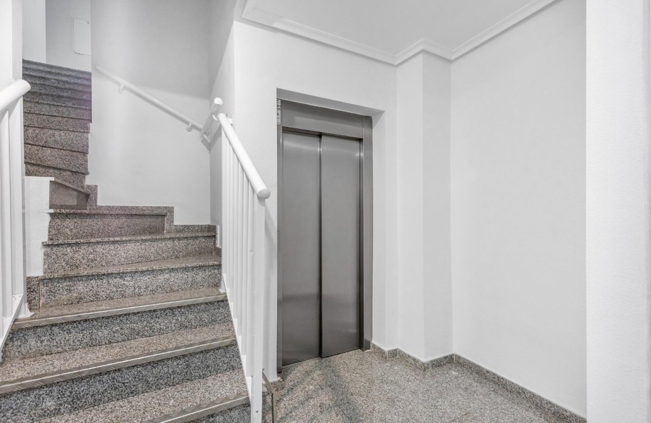 Resale - Apartment / flat - Torrevieja - torrevieja
