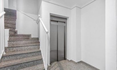 Resale - Apartment / flat - Torrevieja - torrevieja