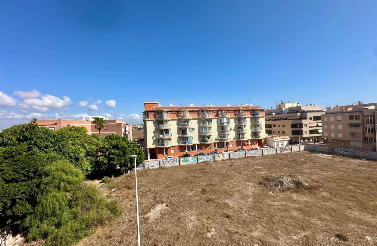Reventa - Apartamento / piso - Torrevieja - La Mata pueblo