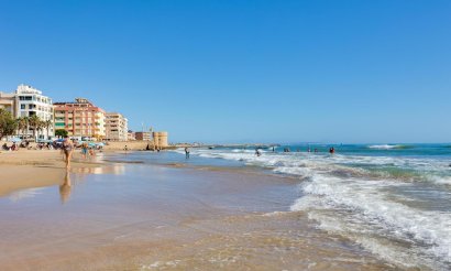 Reventa - Apartamento / piso - Torrevieja - La Mata pueblo