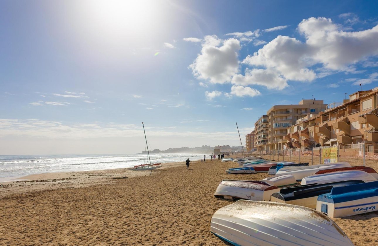 Reventa - Apartamento / piso - Torrevieja - La Mata pueblo