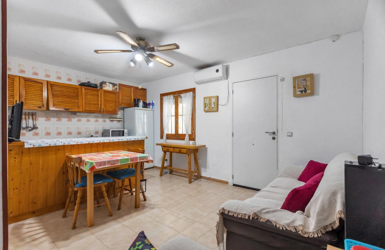 Resale - Bungalow - Torrevieja - Playa de los Naufragos