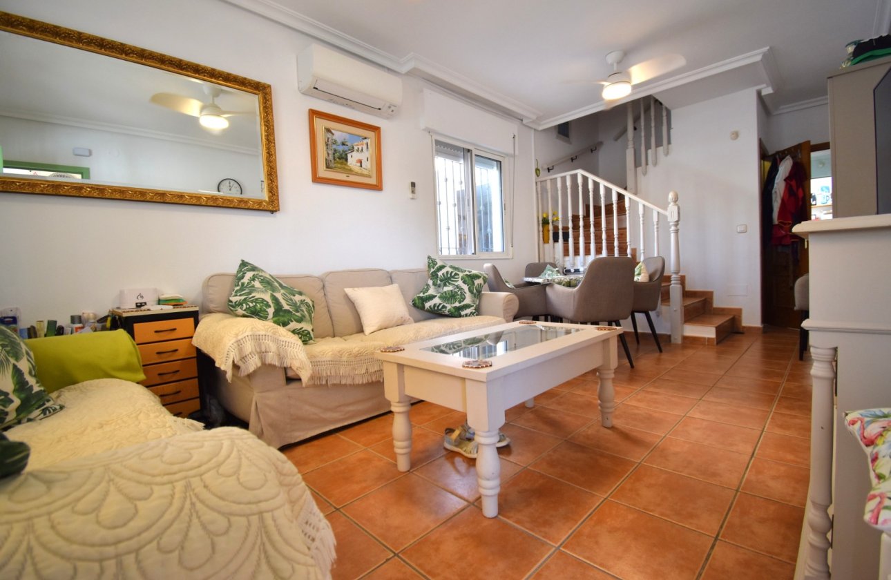 Resale - Villa / Semi detached - Orihuela Costa - La Zenia