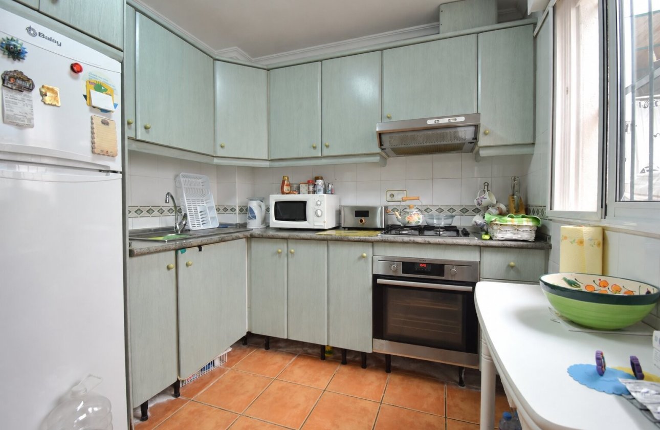 Resale - Villa / Semi detached - Orihuela Costa - La Zenia