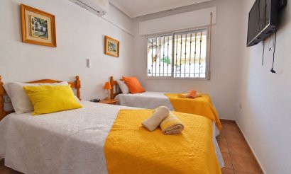 Resale - Villa / Semi detached - Orihuela Costa - La Zenia
