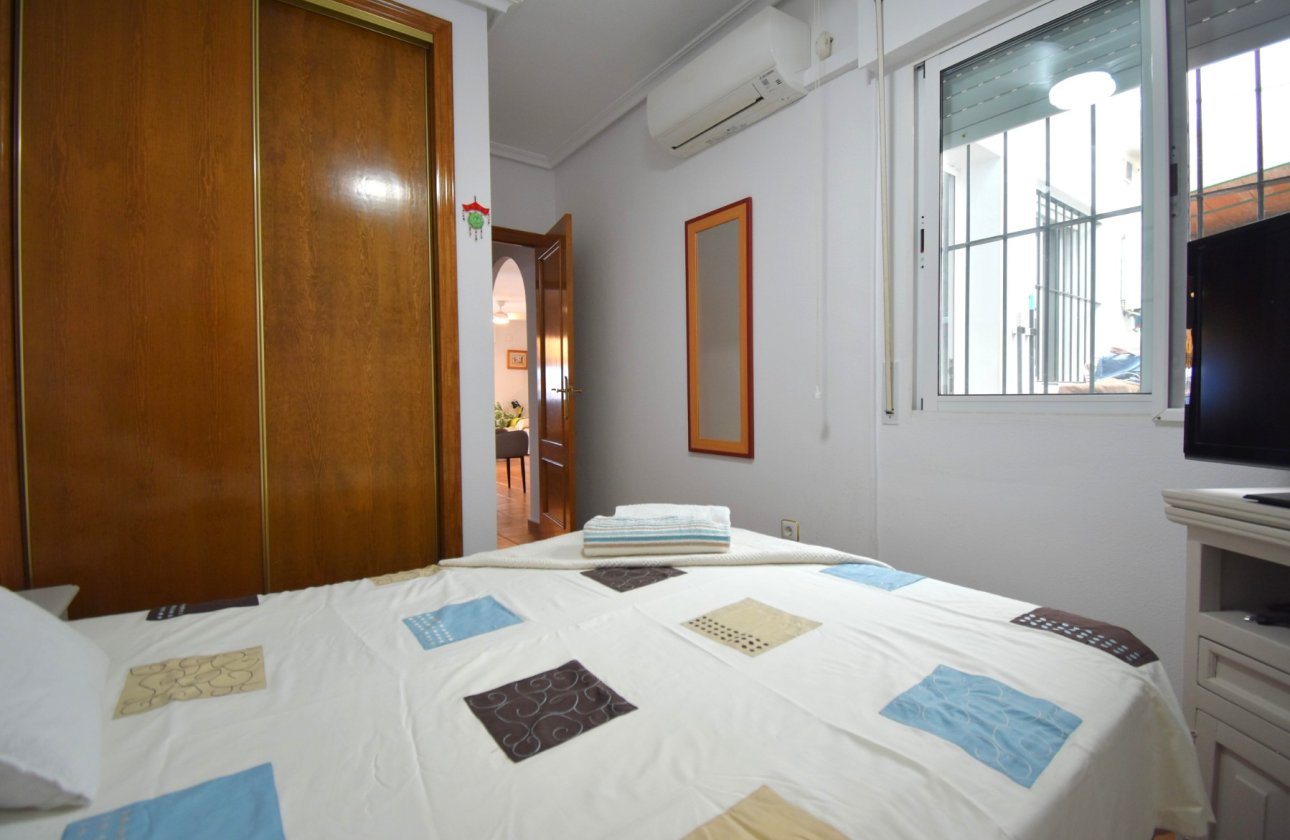 Resale - Villa / Semi detached - Orihuela Costa - La Zenia