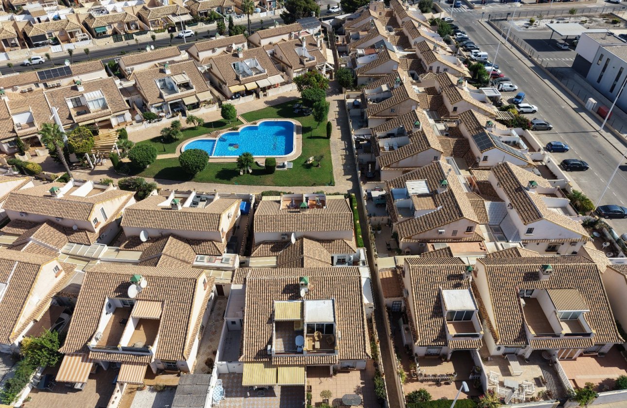 Resale - Villa / Semi detached - Orihuela Costa - La Zenia