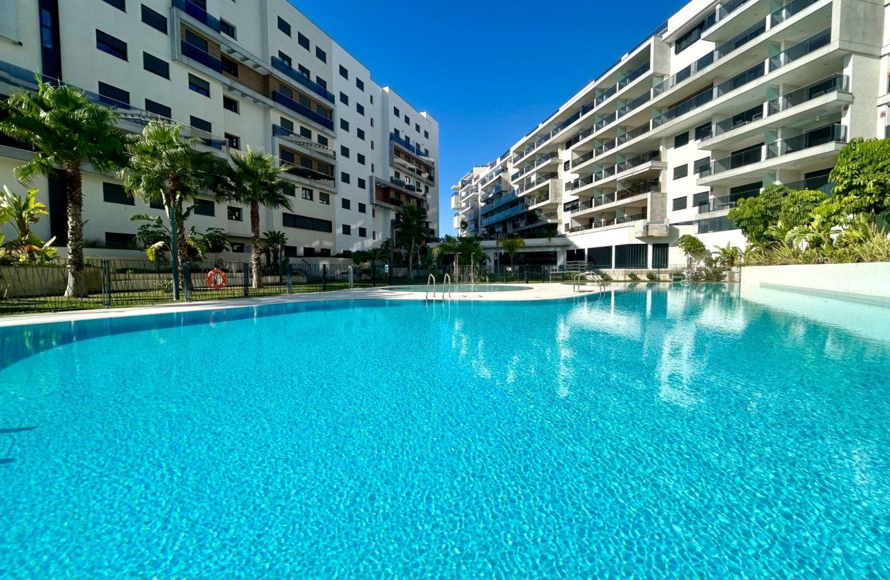 Resale - Apartment / flat - Dehesa de Campoamor - Campoamor