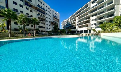 Resale - Apartment / flat - Dehesa de Campoamor - Campoamor