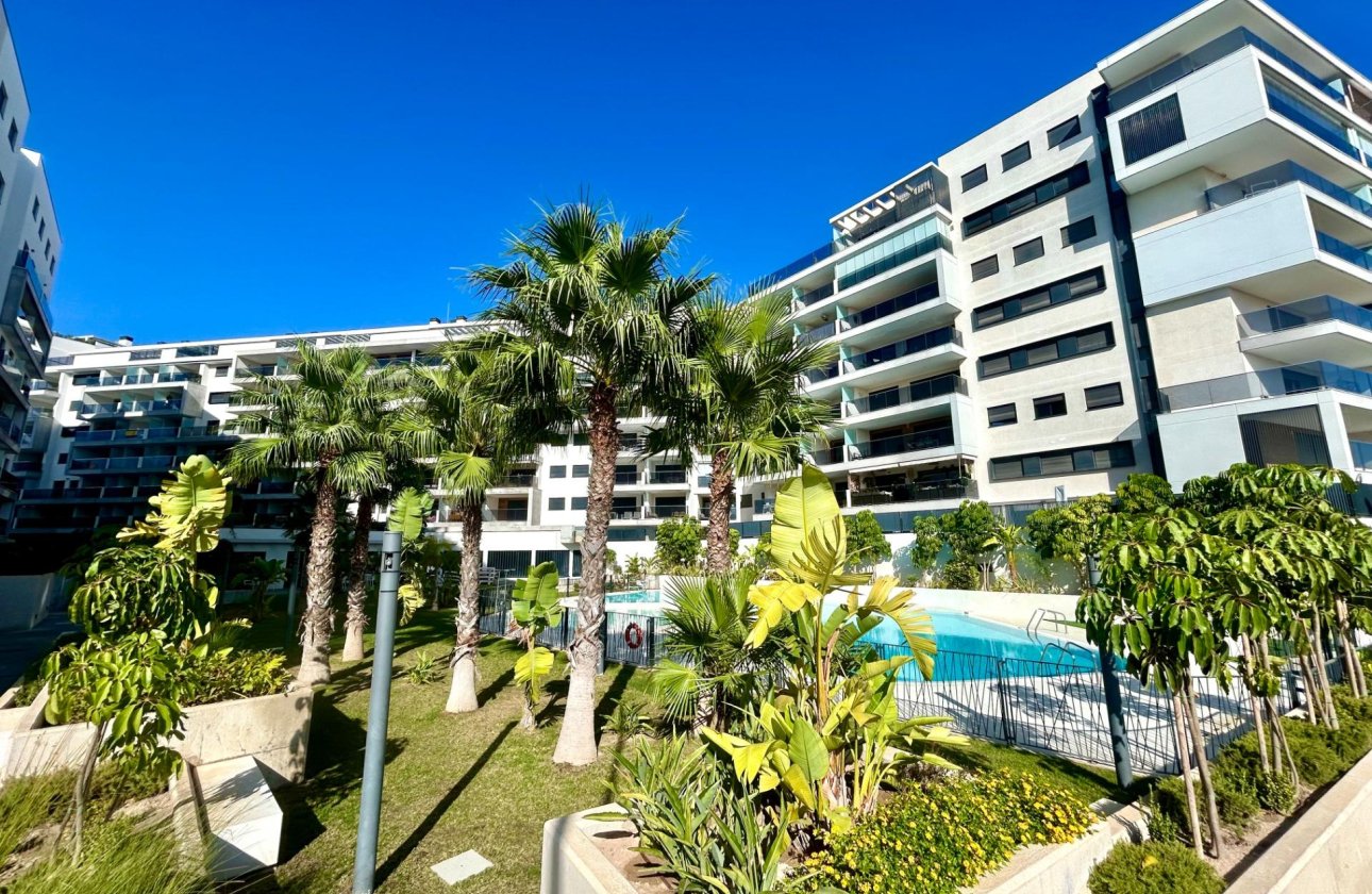 Resale - Apartment / flat - Dehesa de Campoamor - Campoamor