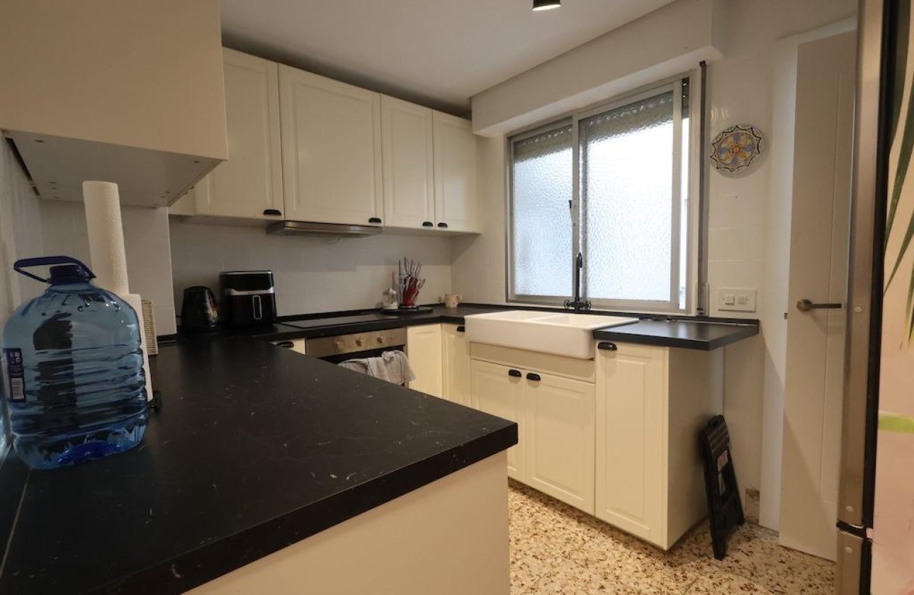 Resale - Apartment / flat - Torrevieja - torrevieja