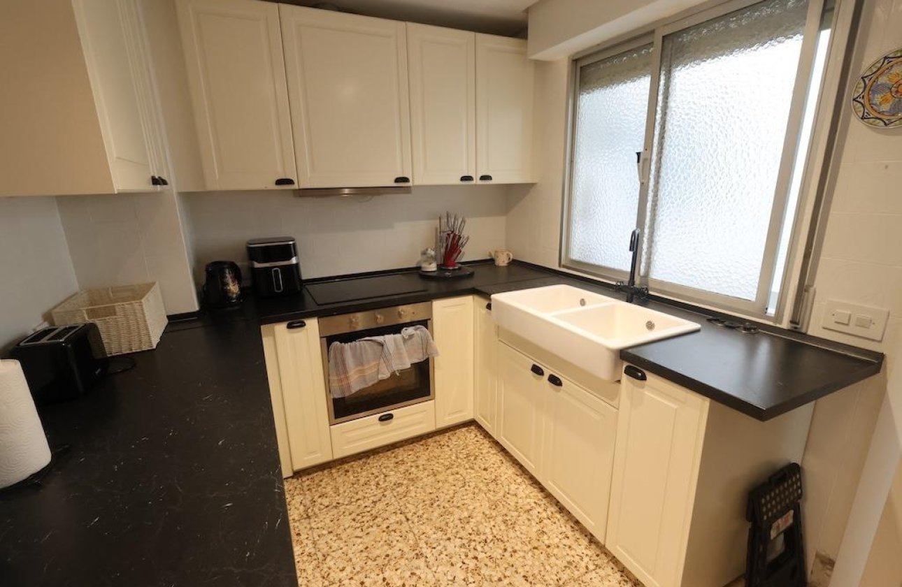 Resale - Apartment / flat - Torrevieja - torrevieja