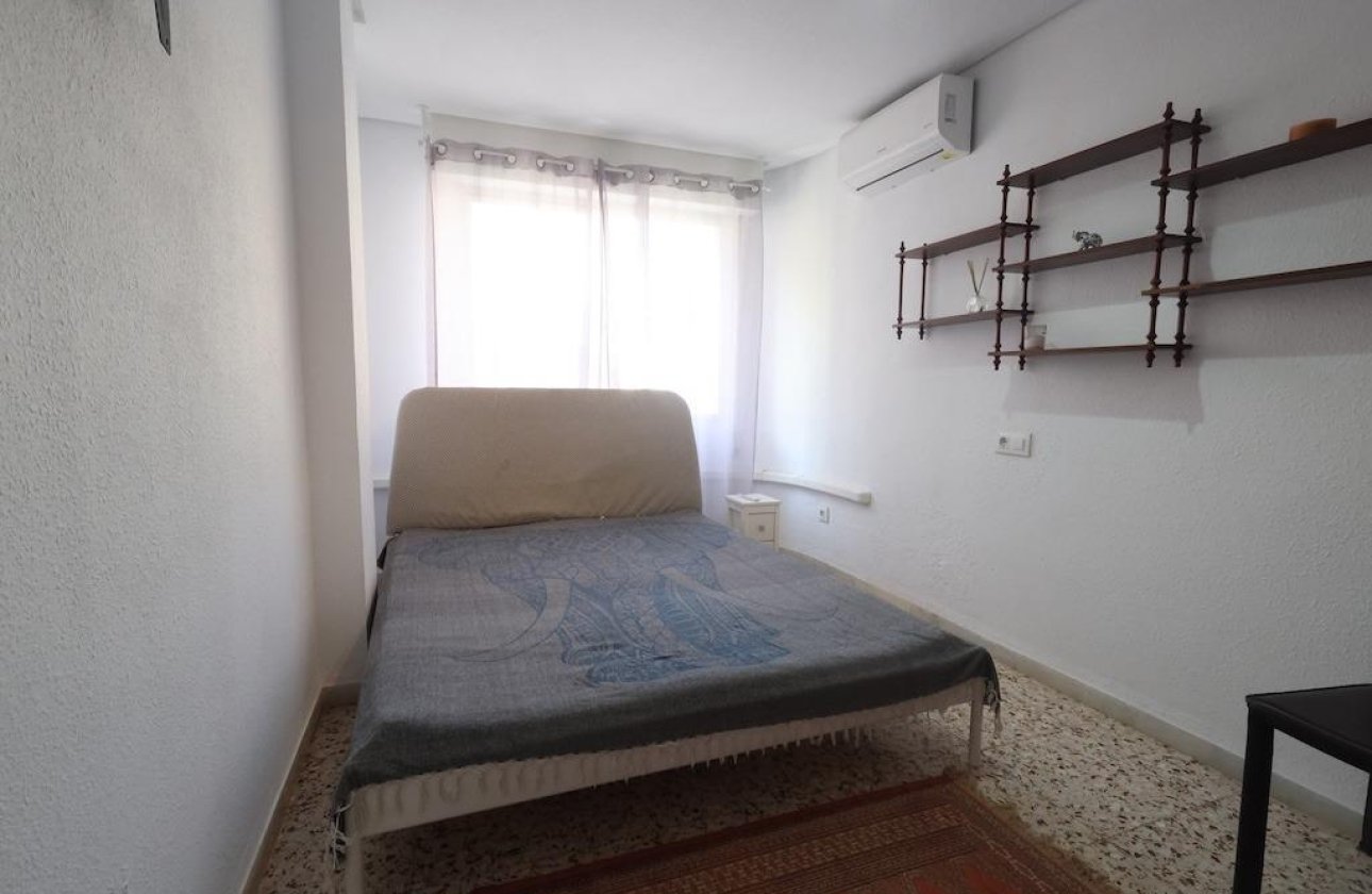 Resale - Apartment / flat - Torrevieja - torrevieja