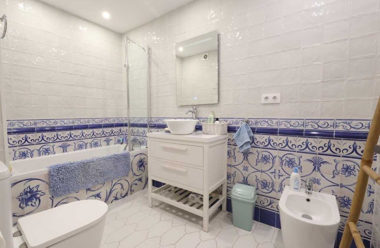 Resale - Apartment / flat - Torrevieja - torrevieja