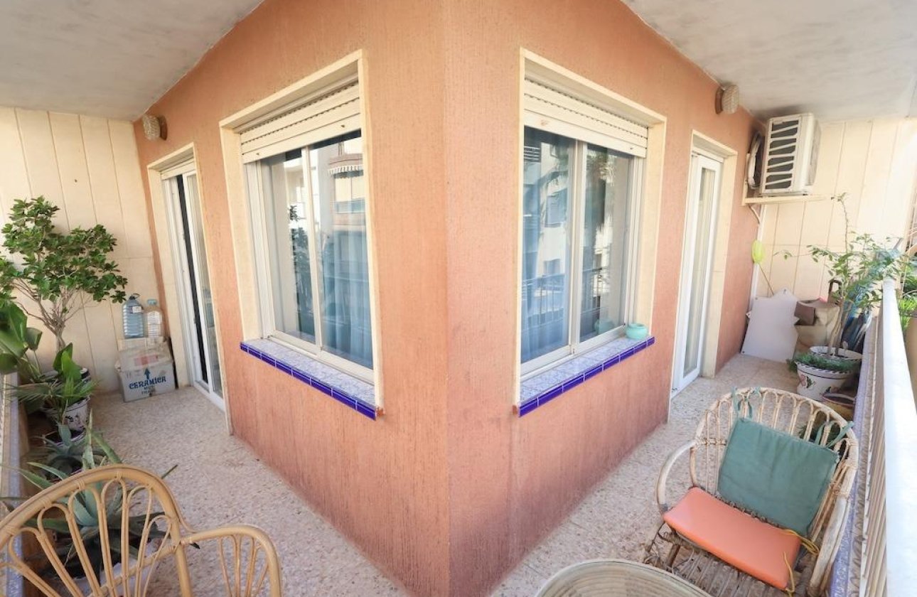 Resale - Apartment / flat - Torrevieja - torrevieja