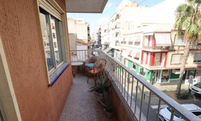 Resale - Apartment / flat - Torrevieja - torrevieja
