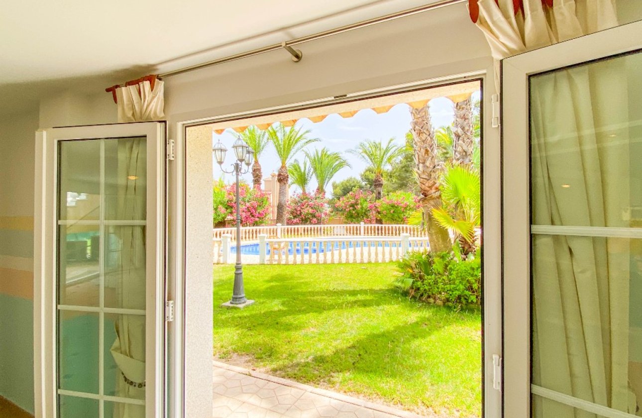 Resale - Villa - Orihuela Costa - Villamartin
