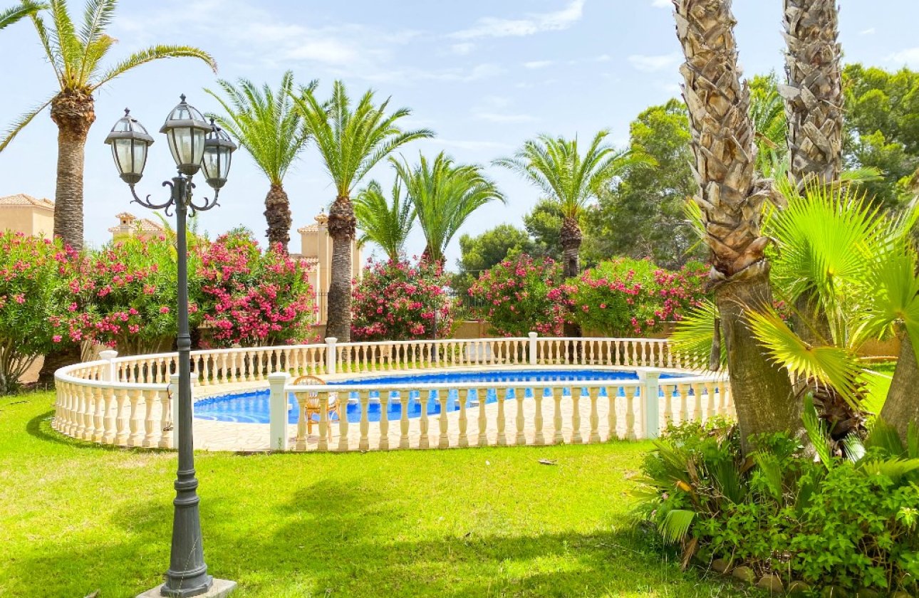 Resale - Villa - Orihuela Costa - Villamartin