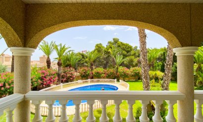 Resale - Villa - Orihuela Costa - Villamartin