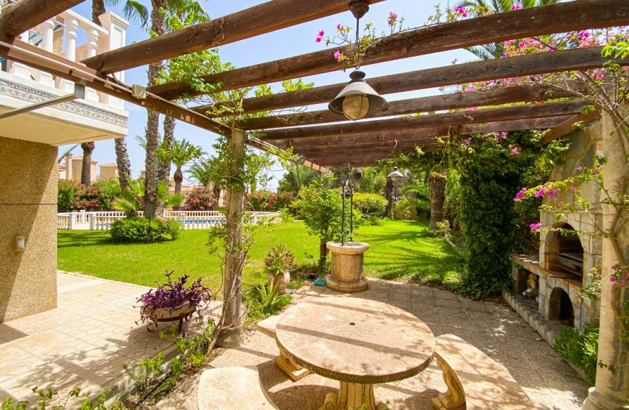 Resale - Villa - Orihuela Costa - Villamartin