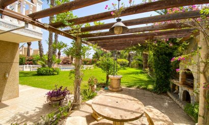 Resale - Villa - Orihuela Costa - Villamartin