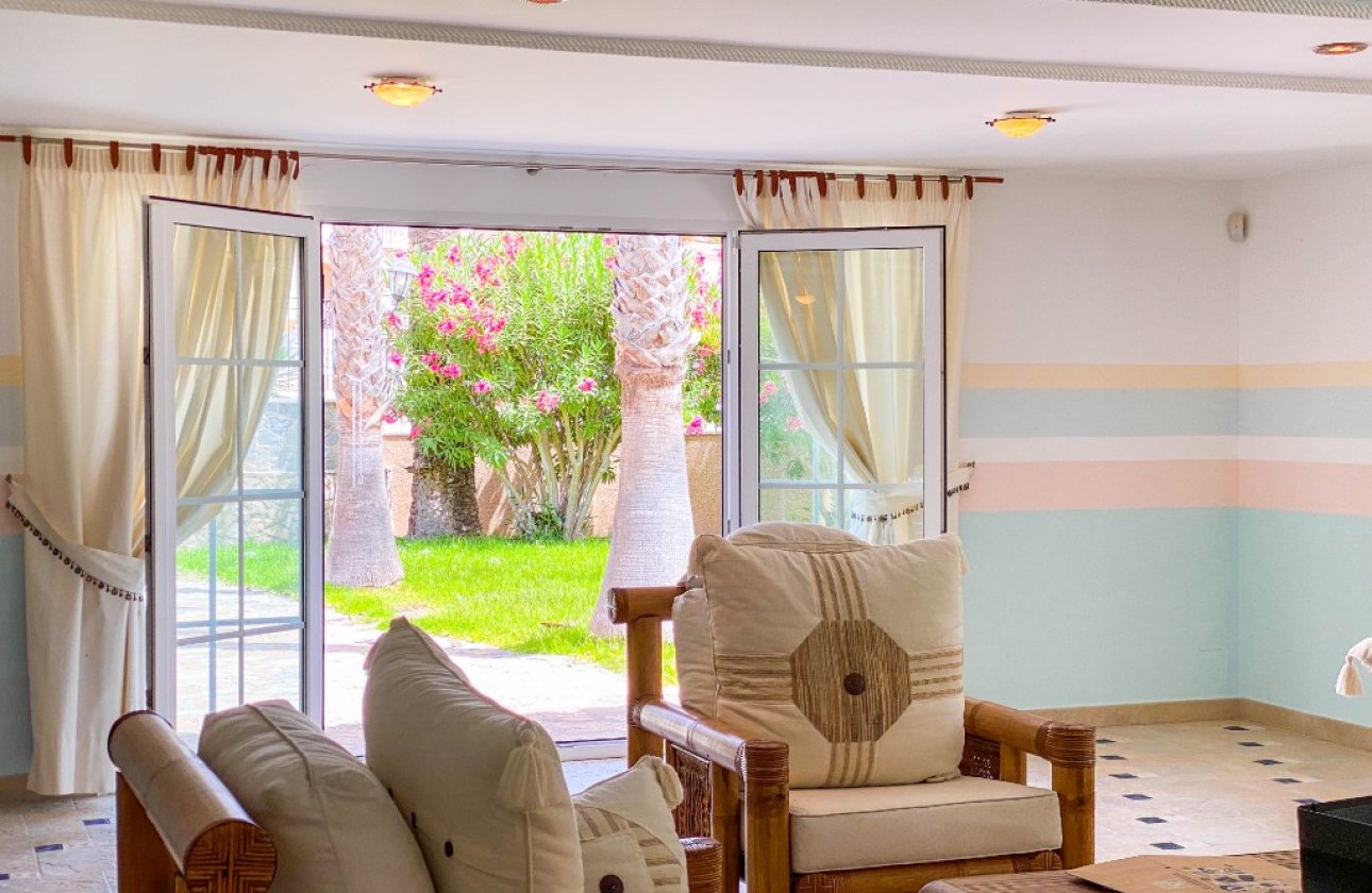 Resale - Villa - Orihuela Costa - Villamartin