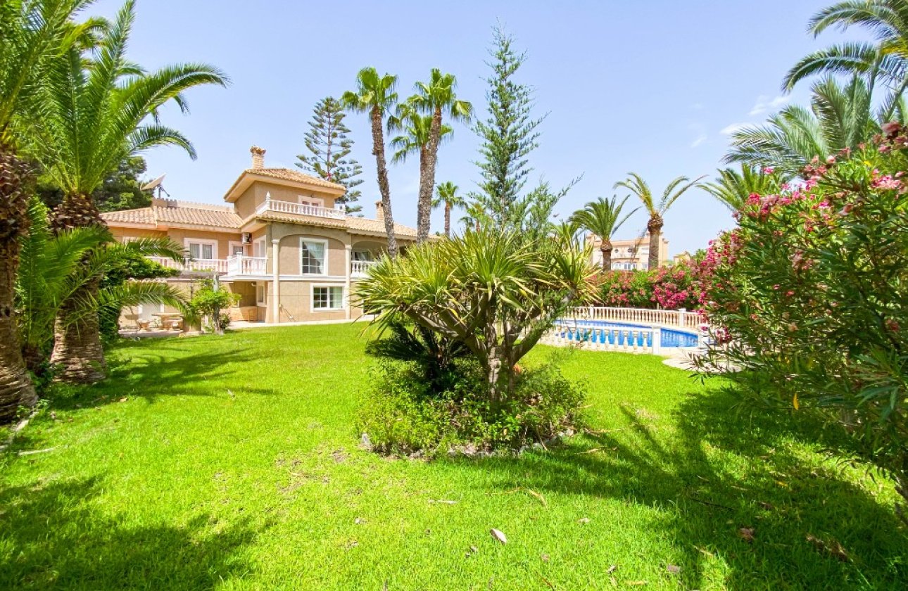 Resale - Villa - Orihuela Costa - Villamartin